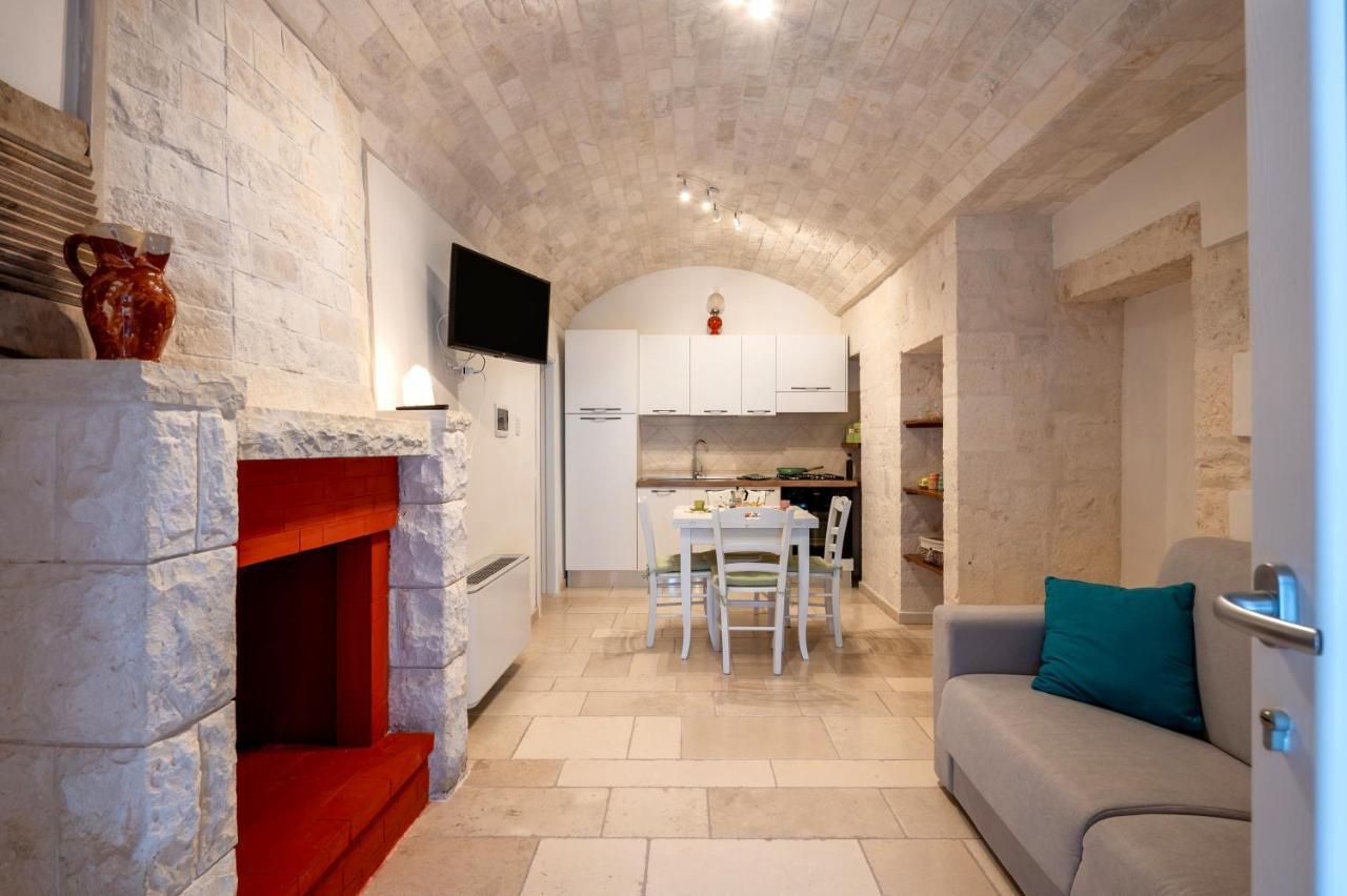 Trullo Il Focolare In Masseria Cisternino Bagian luar foto