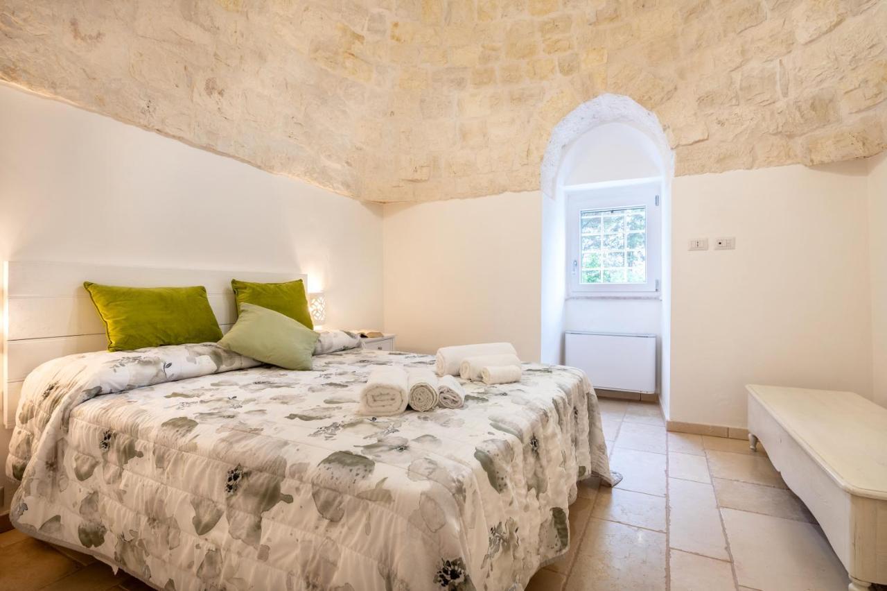 Trullo Il Focolare In Masseria Cisternino Bagian luar foto