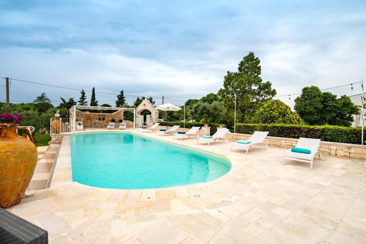 Trullo Il Focolare In Masseria Cisternino Bagian luar foto