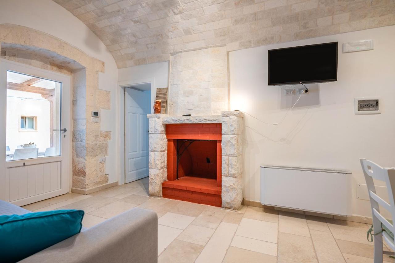 Trullo Il Focolare In Masseria Cisternino Bagian luar foto