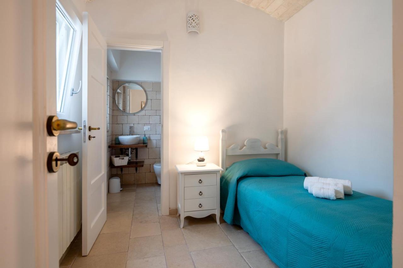Trullo Il Focolare In Masseria Cisternino Bagian luar foto