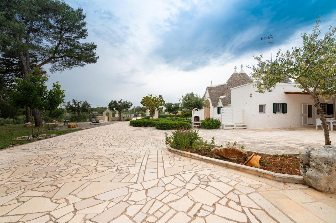 Trullo Il Focolare In Masseria Cisternino Bagian luar foto