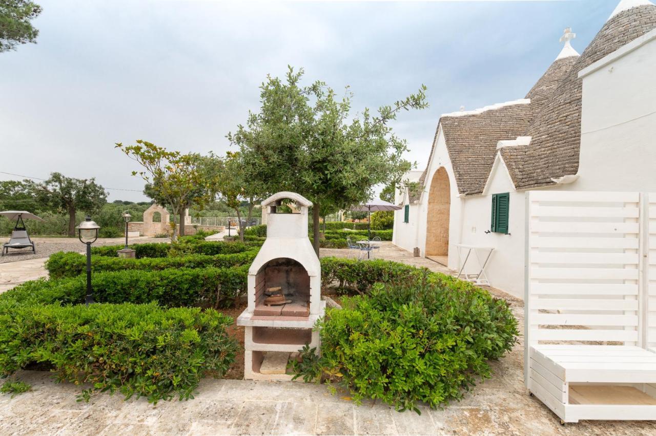 Trullo Il Focolare In Masseria Cisternino Bagian luar foto