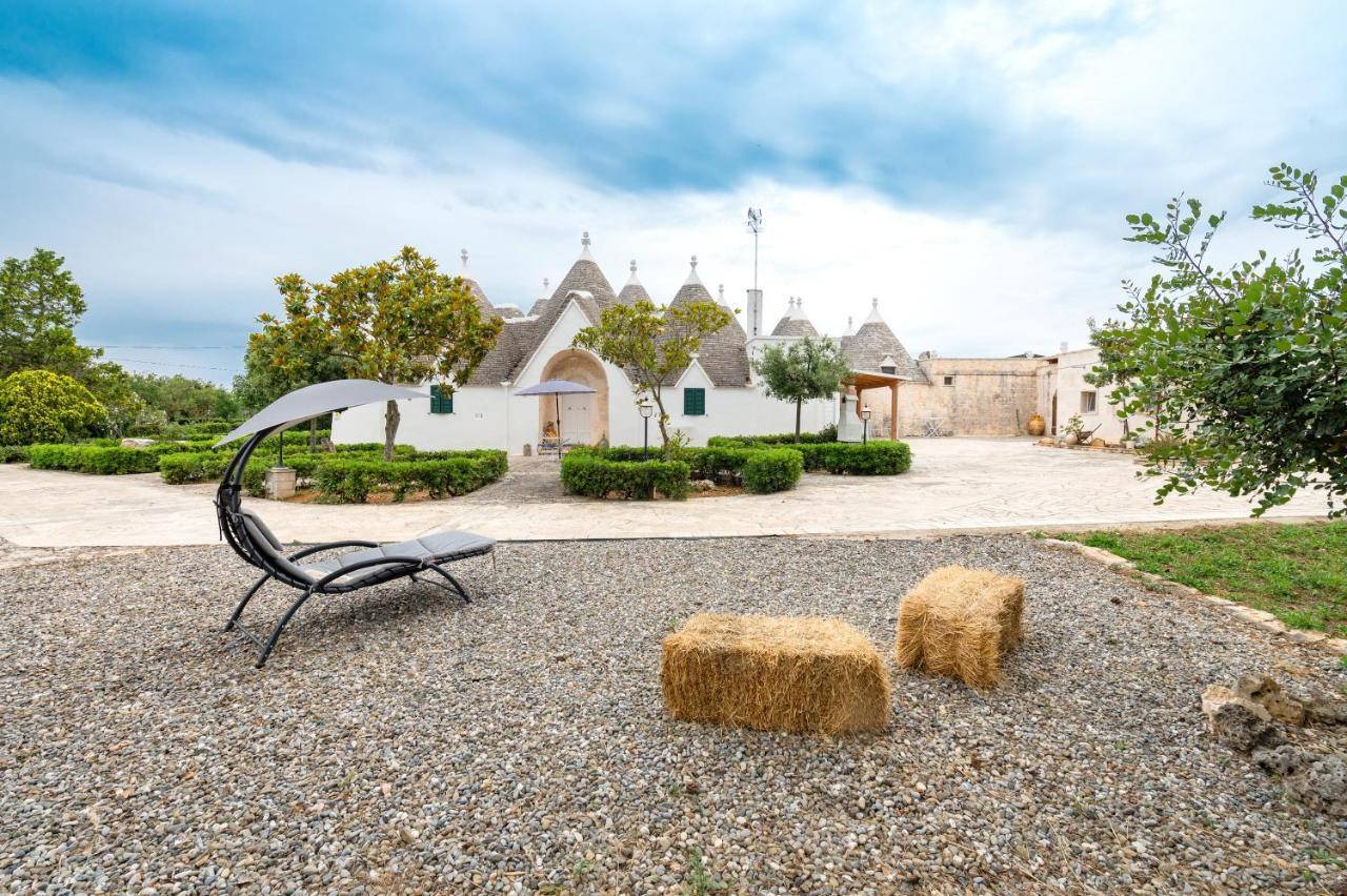 Trullo Il Focolare In Masseria Cisternino Bagian luar foto