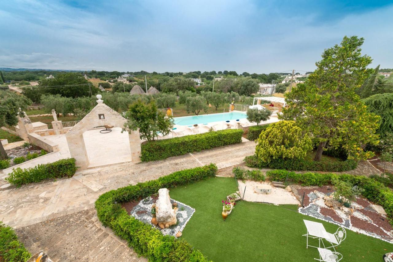 Trullo Il Focolare In Masseria Cisternino Bagian luar foto