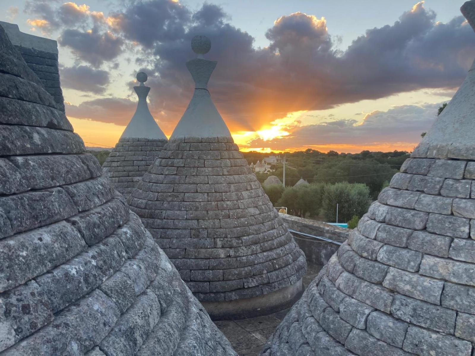 Trullo Il Focolare In Masseria Cisternino Bagian luar foto